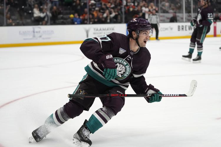 Hráči Anaheim Ducks nosí dresy k 30. výročí